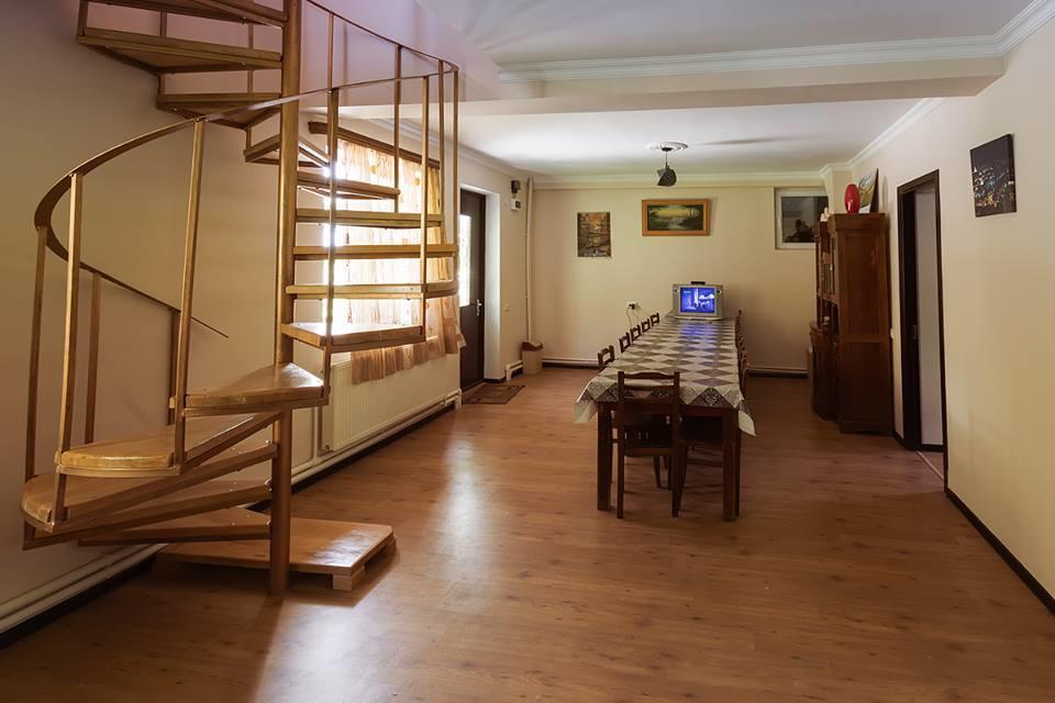 קזבגי Hotel Nini מראה חיצוני תמונה