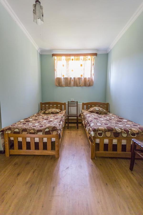 קזבגי Hotel Nini מראה חיצוני תמונה